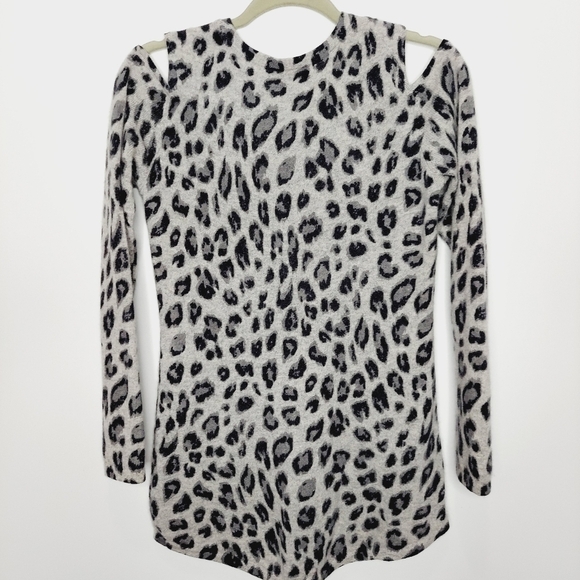 Charter Club 100% Cashmere Cold Shoulder Sweater Animal Leppard Print Small Gray - Picture 5 of 10